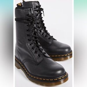 Doc Martens 1460 10 eye Leather Boot Black 7